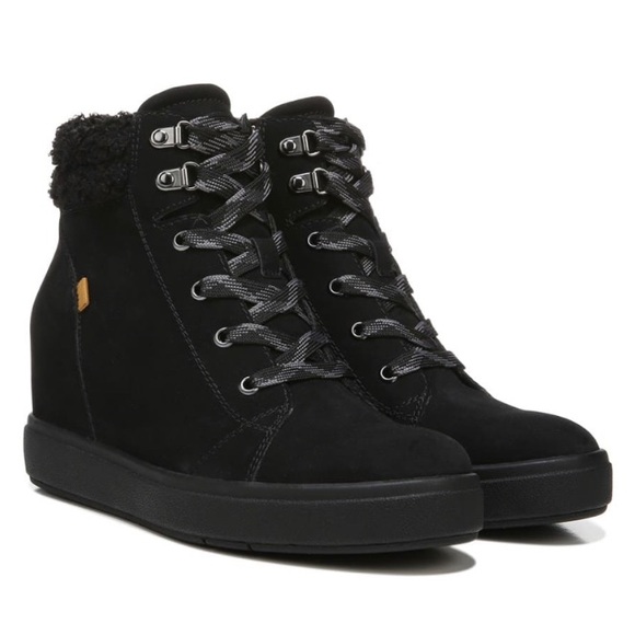 Dr. Scholl's Shoes - 7.5 Madison hidden wedge hike boot comfortable black booties